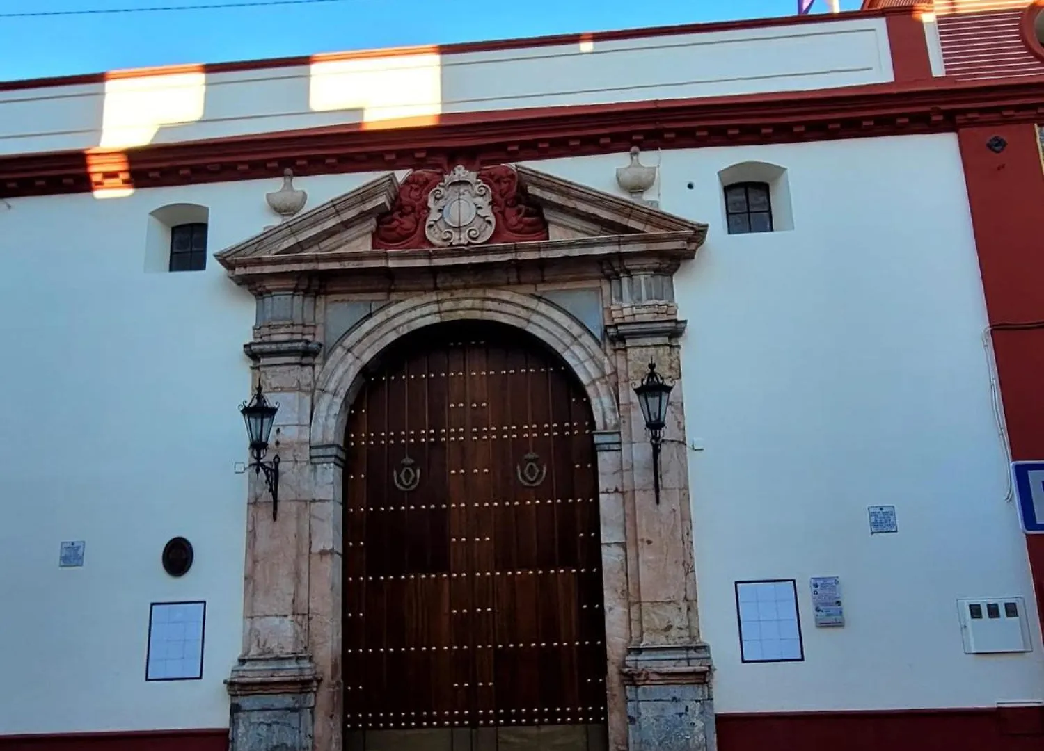 Triana Castilla Rio In Unique Building Seville Apartment